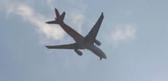 ലാൻഡിംഗ് ഗിയറിൽ തകരാർ: 500 യാത്രക്കാരുമായി പുറപ്പെട്ട എമിറേറ്റ്സ് എ380 വിമാനം ലണ്ടനിൽ തിരിച്ചിറക്കി | Emirates