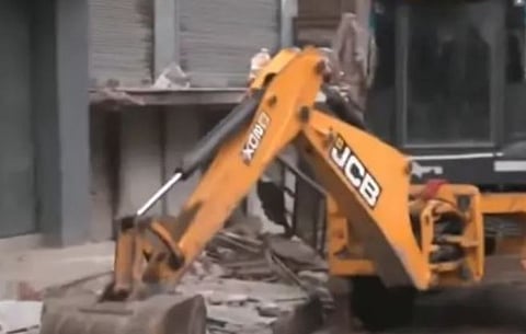 ജയ്പൂരിൽ പോലീസിനെ ആക്രമിച്ച പ്രതികളുടെ വീടുകൾ ഉൾപ്പെടെ 20 കെട്ടിടങ്ങൾ ബുൾഡോസർ ഉപയോഗിച്ച് പൊളിച്ചു | Bulldozers