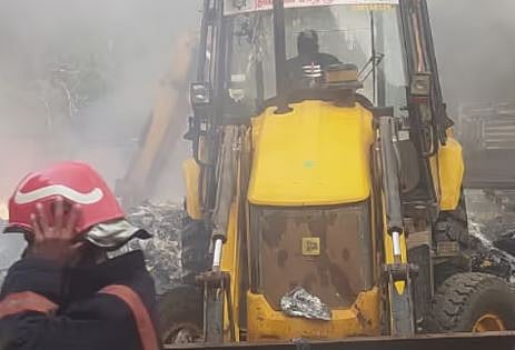 താമരശ്ശേരിയിൽ പ്ലാസ്റ്റിക് മാലിന്യ പ്ലാൻ്റിന് തീപിടിച്ച സംഭവം: കാരണം പടക്കം പൊട്ടിച്ചതെന്ന് സംശയം | Fire