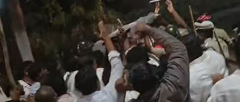 ബെല്ലാരിയിൽ രാഷ്ട്രീയ സംഘർഷം: കോൺഗ്രസ് പ്രവർത്തകൻ വെടിയേറ്റ് മരിച്ചു; നഗരത്തിൽ നിരോധനാജ്ഞ | Congress