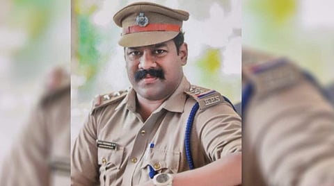 പോക്‌സോ കേസ് പ്രതിക്ക് ജാമ്യം നിന്ന് സി.ഐ; രഹസ്യാന്വേഷണ വിഭാഗം കണ്ടെത്തിയതോടെ പിന്മാറ്റം | Pathanamthitta CI Sunil Krishnan POCSO case