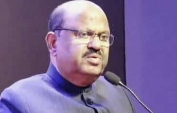 'ഒരാൾക്ക് മാത്രമാണോ കുത്തകാവകാശം? മന്നം സമാധിയിൽ പുഷ്പാർച്ചന നടത്താൻ അനുവദിച്ചില്ല': NSS നേതൃത്വത്തിനെതിരെ CV ആനന്ദ ബോസ് | NSS