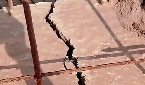 അഴിയൂരിൽ ദേശീയപാതയിൽ സംരക്ഷണ ഭിത്തി നെടുകെ പിളർന്നു: ആശങ്ക | National highway