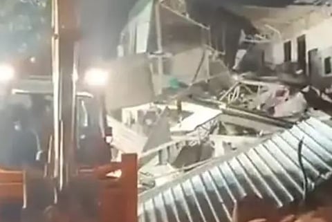 ഡൽഹിയിൽ ഒഴിപ്പിക്കൽ നടപടിക്കിടെ വൻ സംഘർഷം: 5 പോലീസുകാർക്ക് പരിക്ക് | Clash