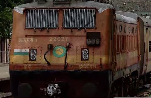 കേരളത്തിന് സമ്മാനവുമായി റെയിൽവേ: 16 ട്രെയിനുകൾക്ക് കൂടുതൽ സ്റ്റോപ്പുകൾ | Trains