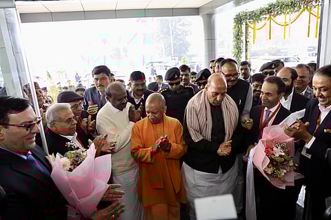 അശോക് ലേയ് ലാന്‍ഡ്   ലഖ് നൗവില്‍ ഗ്രീന്‍ഫീല്‍ഡ് ഫാക്ടറി തുറന്നു

