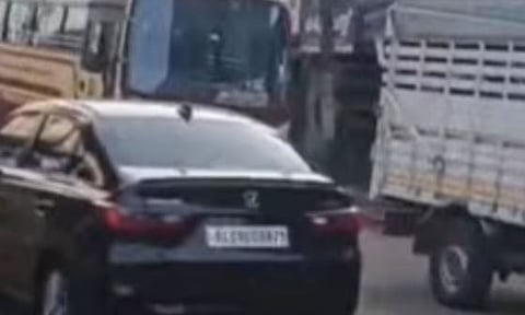 പട്ടാമ്പിയിൽ വൻ ഗതാഗത കുരുക്ക്: യാത്രക്കാർ ദുരിതത്തിൽ | Traffic jam