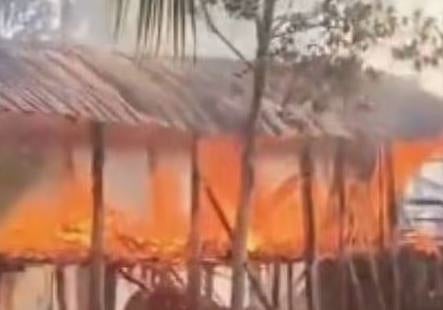 സാമുദായിക സംഘർഷം: ത്രിപുരയിൽ വീടുകൾക്ക് തീയിട്ടു, പ്രദേശത്ത് നിരോധനാജ്ഞ, ഇൻ്റർനെറ്റ് നിരോധനം | Communal clashes