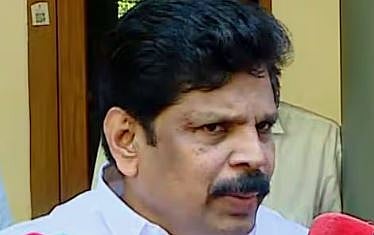 'നിയമസഭയിൽ വരട്ടെ, അപ്പോൾ നിലപാട് വ്യക്തമാക്കാം, നിയമം എല്ലാവർക്കും ഒരുപോലെ': രാഹുൽ മാങ്കൂട്ടത്തിൽ വിഷയത്തിൽ AP അനിൽ കുമാർ | Rahul Mamkootathil