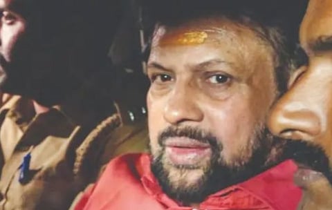 ശബരിമല സ്വർണ്ണക്കൊള്ള : ദ്വാരപാലക ശില്പ കേസിൽ തന്ത്രിയുടെ അറസ്റ്റ് രേഖപ്പെടുത്താൻ കോടതിയുടെ അനുമതി; ജാമ്യാപേക്ഷ പരിഗണിക്കുന്നത് മാറ്റി, A പത്മകുമാർ വീണ്ടും റിമാൻഡിൽ | Sabarimala