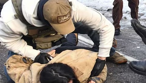 കുടിയേറ്റ വിരുദ്ധ റെയ്ഡിനെതിരെ പ്രതിഷേധം കത്തുന്നു: ട്രംപ് ഭരണകൂടത്തിനെതിരെ സംസ്ഥാന സർക്കാർ കോടതിയിൽ, ജനക്കൂട്ടത്തെ പിരിച്ചുവിടാൻ സുരക്ഷാ സേന കണ്ണീർ വാതക പ്രയോഗം | Protests