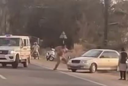 മലപ്പുറത്ത് എംവിഡി ഉദ്യോഗസ്ഥനെ കാറിടിച്ച് അപായപ്പെടുത്താൻ ശ്രമം | MVD