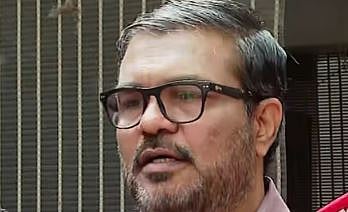 'മൂന്നര വർഷമായി ഇല്ലാത്ത എസ്‌കോർട്ട് ഇപ്പോൾ എന്തിനാണ്? പ്ലാൻ്റ് ചെയ്ത വിചിത്രമായ വാർത്ത, മന്ത്രിക്ക് എസ്കോർട്ട് വേണമെന്ന് ഉത്തരവിറക്കിയിട്ടില്ല': മന്ത്രി MB രാജേഷ് | Excise Minister