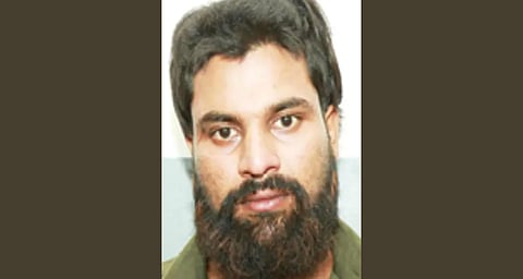 അങ്ങാടിപ്പുറത്ത് മദ്യലഹരിയിൽ കാപ്പ പ്രതിയുടെ പരാക്രമം; രണ്ടുപേർക്ക് കുത്തേറ്റു, പോലീസുകാർക്കും പരിക്ക് | attack at Angadippuram bar