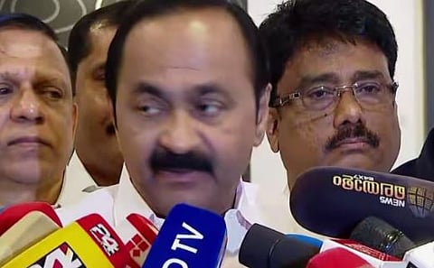 'പിന്നിൽ നിന്ന് വെട്ടേറ്റ് മരിക്കില്ല, നിലപാടിൽ വെള്ളം ചേർക്കില്ല, വർഗീയതയ്‌ക്കെതിരെ പോരാടി വീരാളിപ്പട്ട് പുതച്ച് കിടക്കും': VD സതീശൻ | Vellapally Natesan