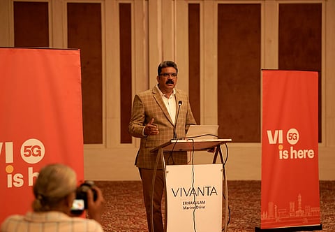 വി 5ജി സേവനങ്ങള്‍ കേരളത്തിലെ 14 ജില്ലകളിലേക്കും വിപുലീകരിച്ചു; സംസ്ഥാനത്തുടനീളം നെറ്റ്വര്‍ക്ക് വികസനത്തിനായുള്ള നിക്ഷേപങ്ങള്‍ വേഗത്തിലാക്കി

