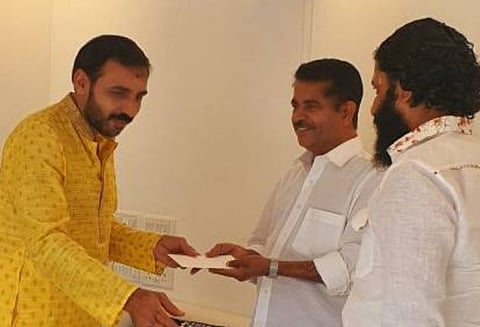 ശബരിമല സ്വർണ്ണക്കൊള്ള കേസ്: അടൂർ പ്രകാശിന് കുരുക്കായി പുതിയ ചിത്രങ്ങൾ; പ്രതി ഉണ്ണികൃഷ്ണൻ പോറ്റിയുമായി അടുത്ത ബന്ധമോ ? | Sabarimala