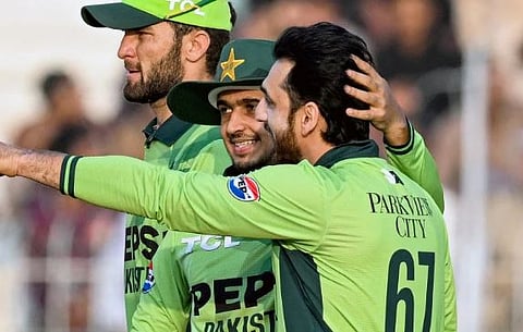 ICCക്ക് മുന്നിൽ മുട്ടുമടക്കി പാകിസ്ഥാൻ: മുന്നറിയിപ്പിന് പിന്നാലെ ലോകകപ്പ് ടീമിനെ പ്രഖ്യാപിച്ചു; സൽമാൻ അലി ആഘ ക്യാപ്റ്റൻ | ICC