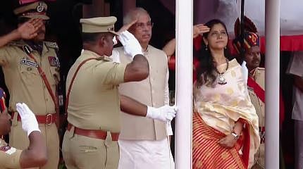 77-ാമത് റിപ്പബ്ലിക് ദിനം: സംസ്ഥാന തല ആഘോഷത്തിൽ സെൻട്രൽ സ്റ്റേഡിയത്തിൽ ഗവർണർ പതാക ഉയർത്തി, സർക്കാർ അച്ചടിച്ച പ്രസംഗം വായിച്ചില്ല, 'കേന്ദ്രവും സംസ്ഥാനവും ശത്രുക്കളല്ലെ'ന്ന് ആഹ്വാനം, വിവിധ ജില്ലകളിൽ ചടങ്ങുകൾ, മന്ത്രി കടന്നപ്പള്ളി രാമചന്ദ്രൻ കുഴഞ്ഞു വീണു | 77th Republic Day