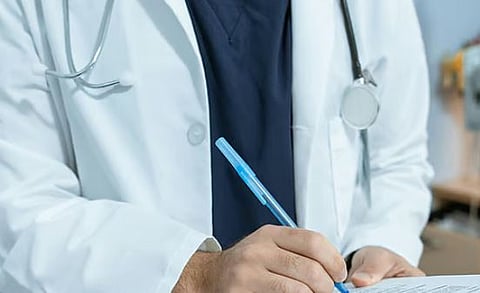 സർക്കാർ മെഡിക്കൽ കോളജ് ഡോക്ടർമാർ ഇന്ന് പണിമുടക്കും: OP സേവനങ്ങളും ശസ്ത്രക്രിയകളും തടസ്സപ്പെടും | Doctors