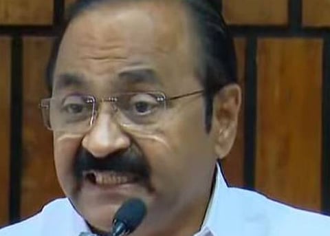 'എങ്ങനെ ആ കസേരയിൽ ഇരിക്കാൻ കഴിയുന്നു? CPMന് എപ്പോഴും ഇരട്ടത്താപ്പ്': മുഖ്യമന്ത്രിയെ കടന്നാക്രമിച്ച് VD സതീശൻ | Chief Minister