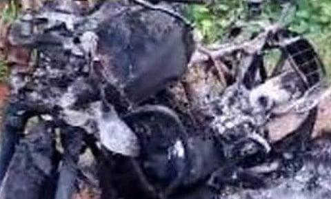 പയ്യന്നൂരിൽ പ്രക്ഷോഭം കടുക്കുന്നു: വി കുഞ്ഞിക്കൃഷ്ണനെ അനുകൂലിച്ച പ്രവർത്തകൻ്റെ ബൈക്ക് കത്തിച്ചു | V Kunhikrishnan