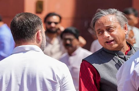 'ഒരുമിച്ച് മുന്നോട്ട് പോകും': രാഹുൽ ഗാന്ധിയെ കണ്ട് ശശി തരൂർ; CPMമായി ചർച്ച നടത്തിയെന്ന വാർത്ത തള്ളി, ഭിന്നതകൾ പരിഹരിക്കാൻ ഹൈക്കമാൻഡ് നീക്കം | Shashi Tharoor