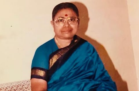 പിന്നണി ഗായിക എ പി ​കോമള അന്തരിച്ചു: ഗായിക കടന്നുപോയത് ആരുമറിയാതെ | playback singer A P Komala has passed away