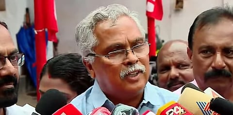 ‘മുകേഷിൻ്റെ രാജിയില്‍ സി പി ഐ – സി പി എം തര്‍ക്കമില്ല’: ആനി രാജയുടെ നിലപാട് തള്ളി ബിനോയ് വിശ്വം | binoy viswam on mukesh controversy