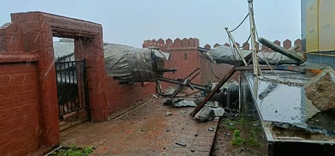 സിന്ധുദുർഗിൽ പ്രധാനമന്ത്രി അനാച്ഛാദനം ചെയ്ത ഛത്രപതി ശിവാജിയുടെ പ്രതിമ തകർന്നു