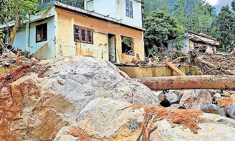വയനാട് ദുരന്തം; കെ എസ്‌ ഇ ബി 10 കോടി രൂപ കൈമാറി