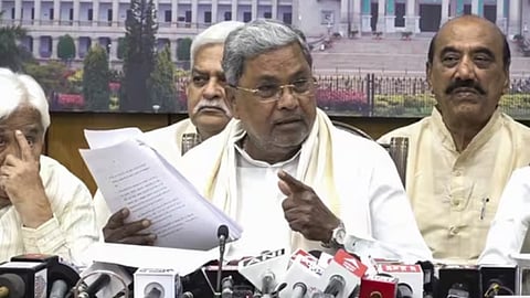 ‘മൂഡ’ കേ‍സ്: സിദ്ധരാമയ്യക്കെതിരെ ലോകായുക്ത അന്വേഷണം, റിപ്പോർട്ട് ഡിസംബര്‍ 24നകം സമർപ്പിക്കണമെന്ന് നിർദേശം | MUDA case: Karnataka Lokayukta to probe charges against CM Siddaramaiah