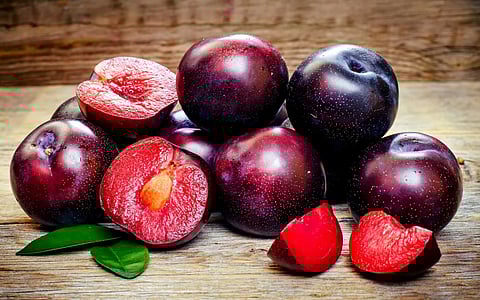 പ്ലം ഒരു കില്ലാഡി തന്നെ; അറിയാം ഗുണങ്ങൾ | BENEFITS OF PLUM