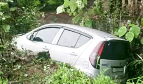 നി​രോ​ധി​ത പു​ക​യി​ല ഉ​ൽ​പ​ന്ന​ങ്ങ​ൾ പി​ടി​കൂ​ടി