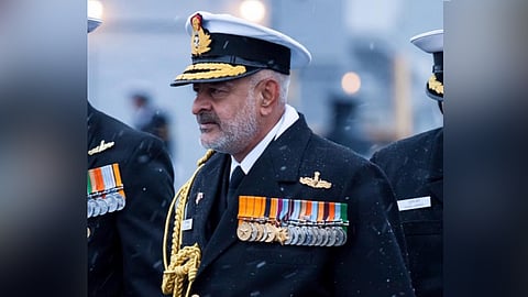 അഡ്മിറല്‍ ദേവേന്ദ്ര കുമാര്‍ ജോഷി കേരള ഗവര്‍ണർ പദവിയിലേക്കോ ?: ആരിഫ് മുഹമ്മദ് ഖാന് പുതിയ പദവി നല്‍കുമെന്ന് റിപ്പോർട്ട് | Devendra Kumar Joshi