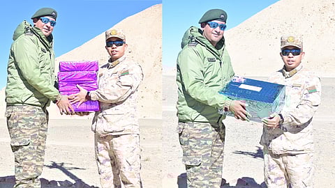 നിയന്ത്രണ മേഖലയിലെ സൈനിക പിന്മാറ്റം: ‘മധുരം’ നിറഞ്ഞ ദീപാവലിയാഘോഷിച്ച് ഇന്ത്യ – ചൈന സൈനികര്‍ | Indian, Chinese troops at LAC celebrates Diwali