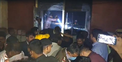 ഝാൻസി ആശുപത്രിയിലെ തീപിടിത്തം: മരിച്ച കുട്ടികളുടെ കുടുംബങ്ങൾക്ക് പത്ത് ലക്ഷം നഷ്ടപരിഹാരം പ്രഖ്യാപിച്ചു | Jhansi hospital fire
