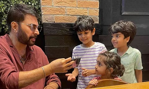 ‘നാല് കുട്ടി അതിലൊരു കുട്ടി മമ്മുക്കുട്ടി’, ശിശുദിനത്തിൽ സ്പെഷ്യൽ ഫോട്ടോയുമായി താരം | Mamooty