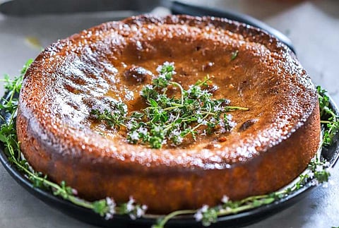 ക്രിസ്‌മസ് ആഘോഷത്തിന് മാറ്റ് കൂട്ടാന്‍ ഹിമാലയന്‍ ഹണീ തൈം കേക്ക് | Himalayan Honey Thyme Cake