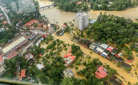 എയര്‍ലിഫ്റ്റിന് ചെലവായ 132.62 കോടി കേരളം തിരിച്ചടയ്ക്കണം; 2019 ലെ പ്രളയം മുതല്‍ വയനാട് ഉരുള്‍പൊട്ടല്‍ വരെ നടത്തിയ സേവനത്തിന് കണക്ക് പറഞ്ഞ് കേന്ദ്രം | Center asking money for rescue operation