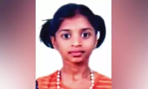 എട്ട് മാസത്തിനിടെ 15 തവണ എലി കടിച്ചു; വാക്സിന്റെ അളവ് കൂടിയതിനെ തുടർന്ന് പത്താംക്ലസുകാരിയുടെ ശരീരം തളർന്നു