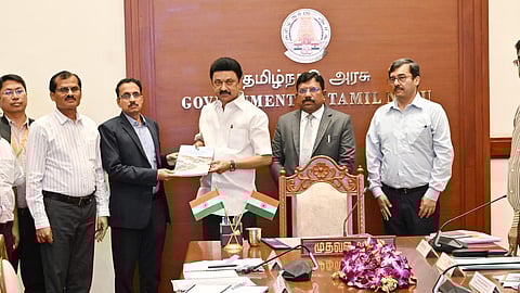 ഫി​ൻ​ജാ​ൽ ചു​ഴ​ലി​ക്കാ​റ്റ്; ത​മി​ഴ്‌​നാ​ടി​ന് 944 കോ​ടി ധ​ന​സ​ഹാ​യം പ്ര​ഖ്യാ​പി​ച്ച് കേ​ന്ദ്രം | Cyclone Fengal