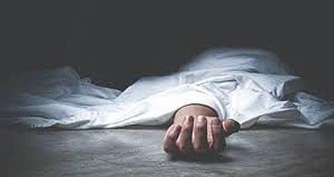 ആംബുലന്‍സ് ഗതാഗതക്കുരുക്കില്‍ കുടുങ്ങി രണ്ട് രോഗികള്‍ മരിച്ചു | Ambulance got stuck in a traffic jam