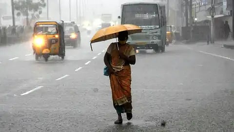 ചെന്നൈയിൽ കനത്ത മഴ; സ്‌കൂൾ, കോളേജ് വിദ്യാർഥികളും, പൊതുജനങ്ങളും ദുരിതത്തിൽ | Rainfall alert for Chennai
