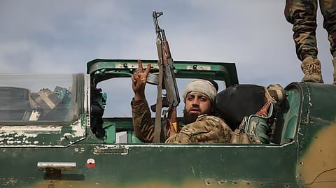 തലസ്ഥാനമായ ദമാസ്‌കസ് വളഞ്ഞ് വിമതര്‍, സുപ്രധാന നഗരങ്ങള്‍ പിടിച്ചെടുത്തു; സിറിയന്‍ പ്രസിഡന്റ് രാജ്യം വിട്ടതായി അഭ്യൂഹം | syria