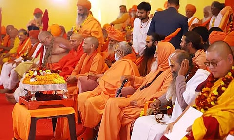 ‘എല്ലാ ഹിന്ദു കുടുംബത്തിനും കുറഞ്ഞത് മൂന്ന് കുട്ടികൾ വേണം’; ഹിന്ദുക്കളുടെ ജനനനിരക്ക് കുറയുന്നുവെന്ന് വി.എച്ച്.പി | VHP