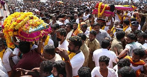 മ​ക​ര​വി​ള​ക്ക് മ​ഹോ​ത്സ​വം;​ തി​രു​വാ​ഭ​ര​ണ​ഘോ​ഷ​യാ​ത്ര ഇന്ന് പന്തളത്ത് നിന്ന് പുറപ്പെടും | Sabarimala