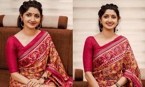 സാരിയില്‍ തിളങ്ങി ദിവ്യ ഉണ്ണി; പഴയ ലുക്കില്‍ നിന്നും മാറ്റമൊന്നുമില്ലെന്ന് ആരാധകര്‍ | Divya Unni