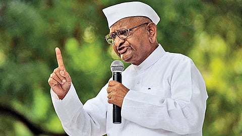 “കേ​ജ​രി​വാ​ൾ പ​ണം ക​ണ്ട് മ​തി​മ​റ​ന്നു​” – അ​ണ്ണാ ഹ​സാ​രെ | Delhi Election 2025