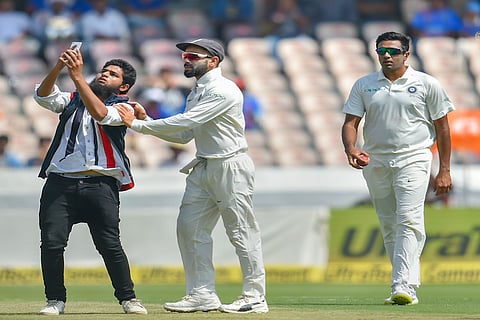 19-year-old Hyderabad man booked for invading pitch, embracing Virat Kohli